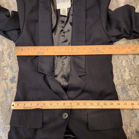 BB Dakota Black ruched 3/4 sleeve blazer. Women's size 2. Pockets - Picture 9 of 16